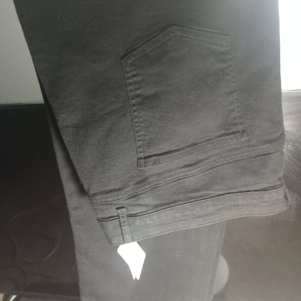 5 PairSize 24w Relativity Black Jeans